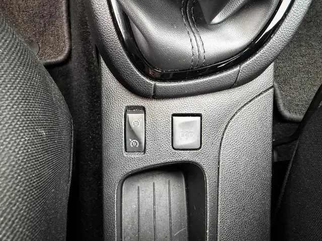 Renault Clio Estate 0.9 TCe Limited 2019 Benzine 19