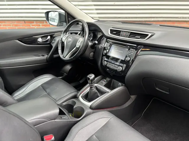Nissan QASHQAI 1.2 Tekna 2015 Benzine 3