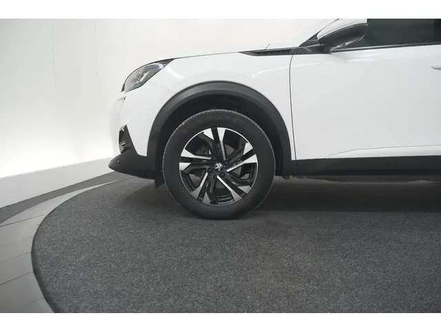Peugeot 2008 PureTech 130 Allure 2020 Benzine 17