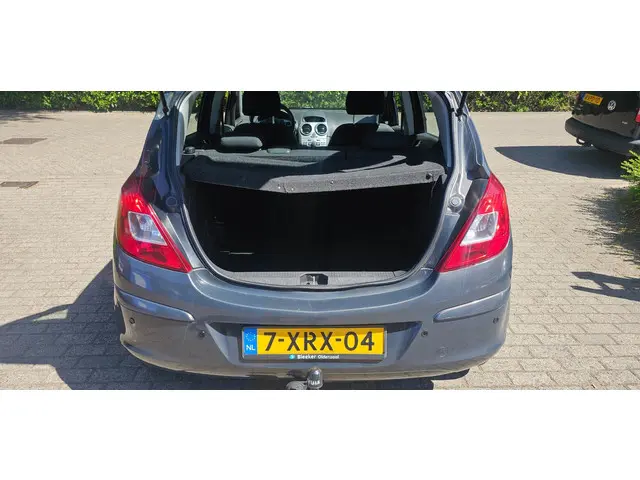 Opel Corsa 1.2-16V Berlin 2013 Benzine 5