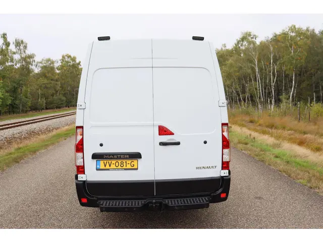 Renault Master T35 2.3 dCi L3H3 DL 2016 Diesel 13