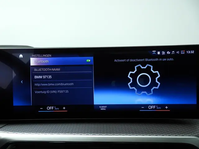 BMW 3 Serie Touring 330e xDrive 2024 Hybride Benzine 32