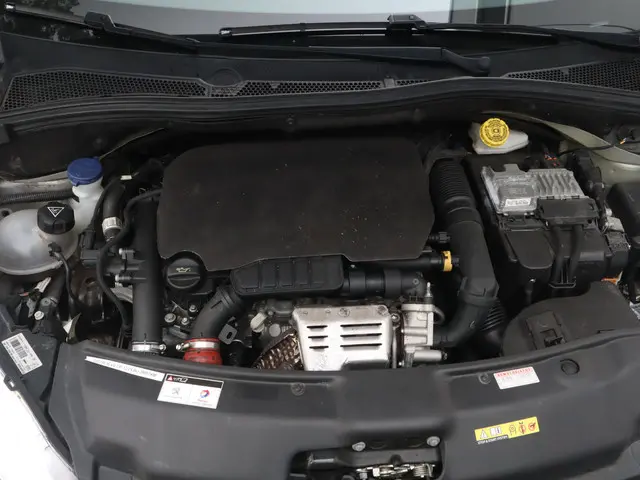 Peugeot 208 1.2 PureTech GT-line Automaat 2018 Benzine 26