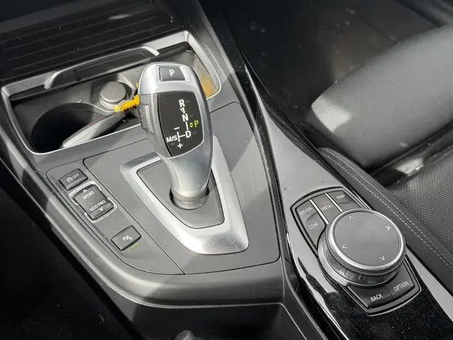 BMW 1 Serie 120d Sport Line Edition 2019 Diesel 10