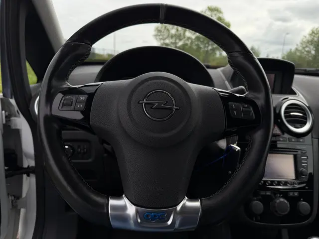 Opel Corsa 1.6-16V Turbo OPC 2012 Benzine 9