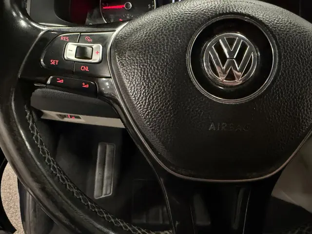 Volkswagen Transporter 2.0 TDI L2H1 DC 2018 Diesel 17