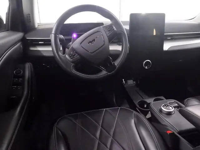 Ford Mustang Mach-E RWD 75 kWh 2021 Elektrisch 3