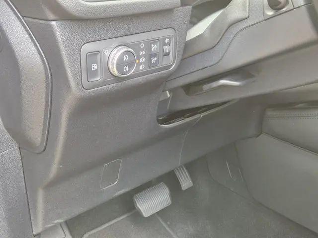 Ford Kuga 2.5 PHEV Titanium 2023 Hybride Benzine 37