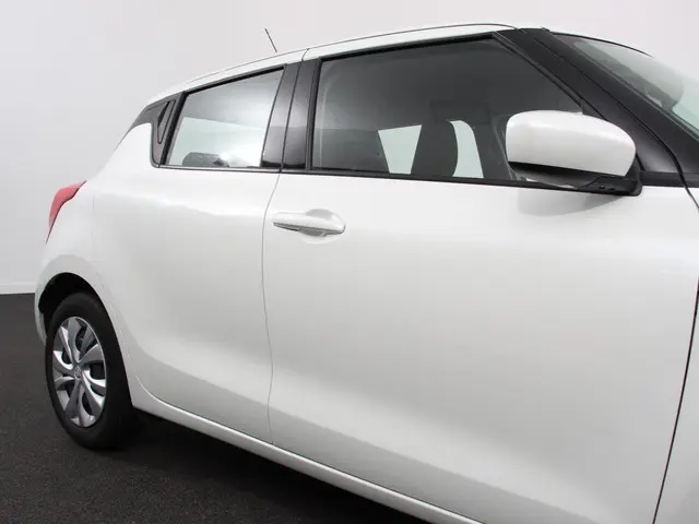 Suzuki Swift 1.2 Hybrid Club 2021 Benzine 31