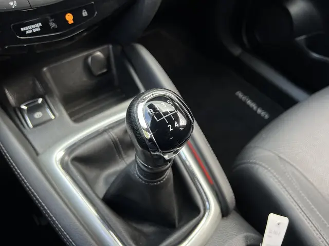 Nissan QASHQAI 1.2 Tekna 2015 Benzine 26