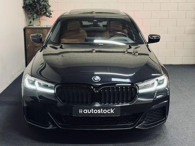 BMW 5 Serie 520i High Exe. M-Sport Plus 2021 Benzine 32