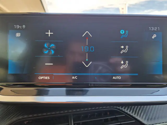 Peugeot 208 1.2T 100pk Blue Lease Allure 2020 Benzine 20