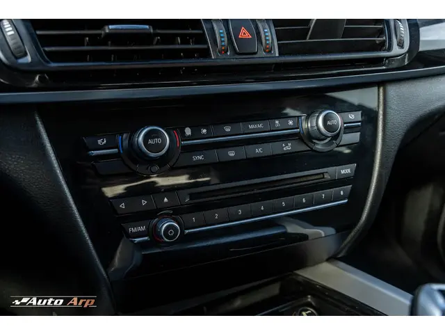 BMW X5 xDrive35i High Executive 2015 Benzine 36