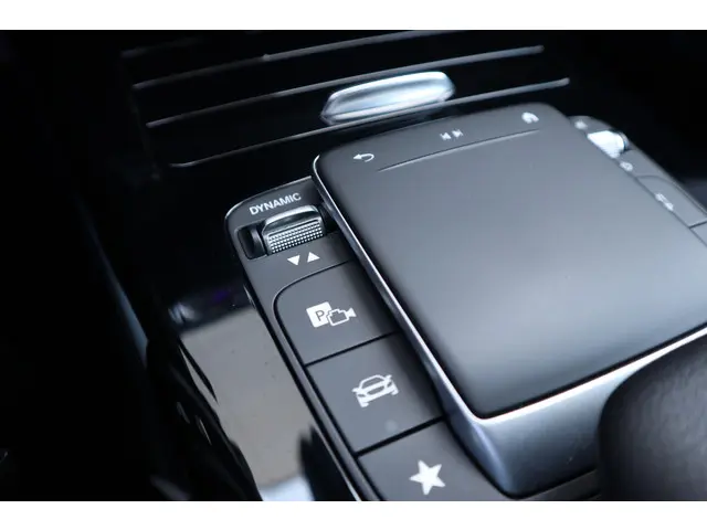Mercedes-Benz A-Klasse 250 e Luxury 2021 Hybride Benzine 37