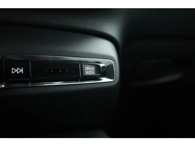 Volvo XC40 T4 Recharge Core 2023 Hybride Benzine 22