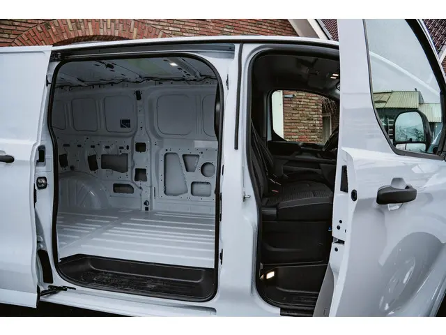 Ford Transit Custom 2.0 TDCI 136PK L2H1 Trend 2024 Diesel 5