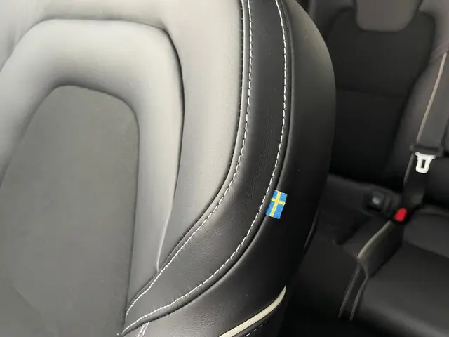 Volvo S90 T8 AWD R-Design 2021 Hybride Benzine 19