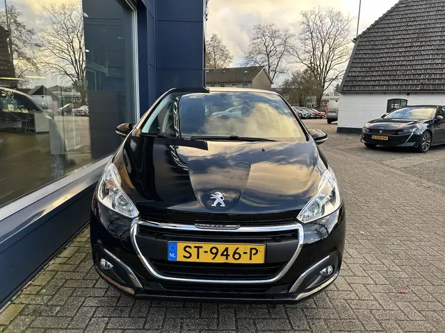 Peugeot 208 1.2 Airco en parkeerhulp 2018 Benzine 5