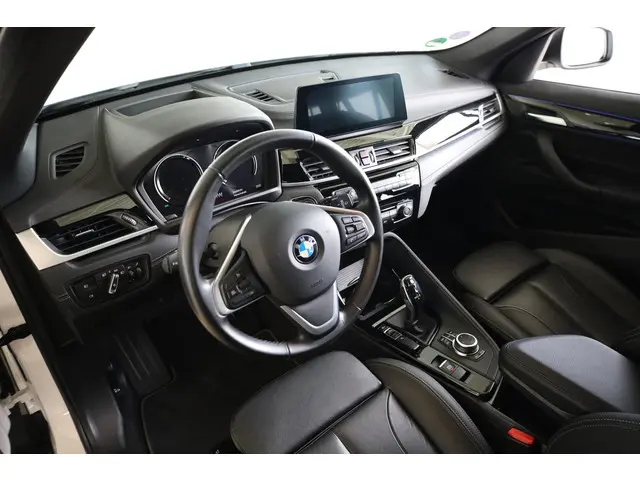 BMW X1 sDrive20i 2020 Benzine 7