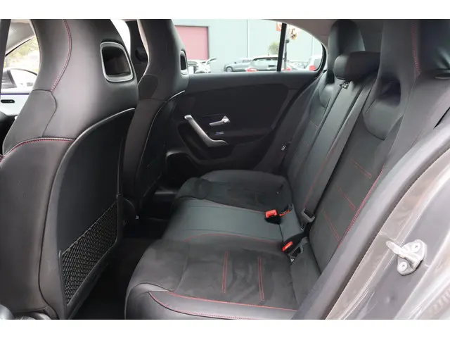 Mercedes-Benz A-Klasse 250 Premium Plus 2018 Benzine 18