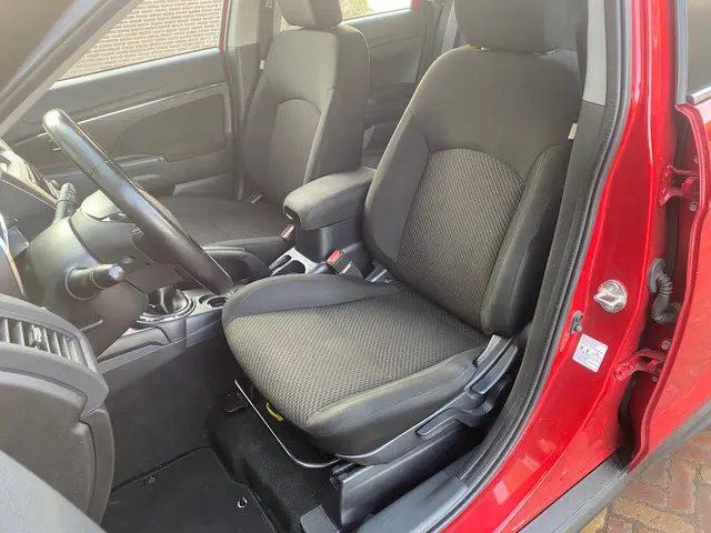 Mitsubishi ASX 1.6 Cleartec Bright+ 2017 Benzine 12