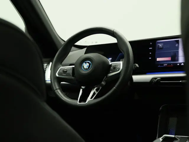 BMW X1 xDrive25e 2024 Hybride Benzine 33