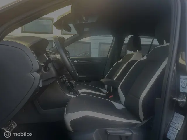 Volkswagen T-Roc 1.5 TSI Sport Business R 2019 Benzine 12