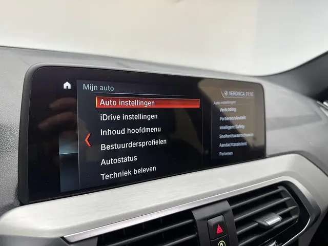 BMW X3 xDrive30i High Executive 2018 Benzine 12