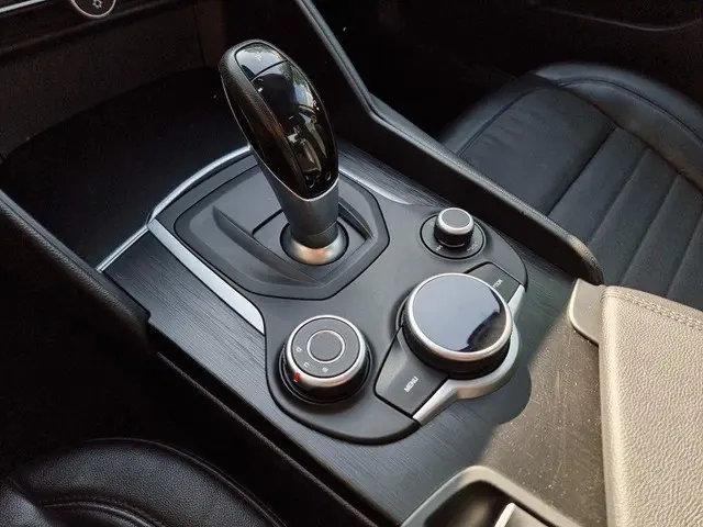Alfa Romeo Giulia 2.0 Super / AUTOMAAT / 2017 Benzine 17