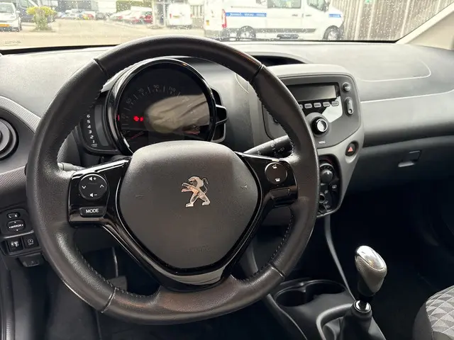 Peugeot 108 1.0 e-VTi Active 2021 Benzine 15