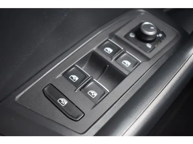 Volkswagen T-Roc 1.5 TSi 150pk Sport 2019 Benzine 30