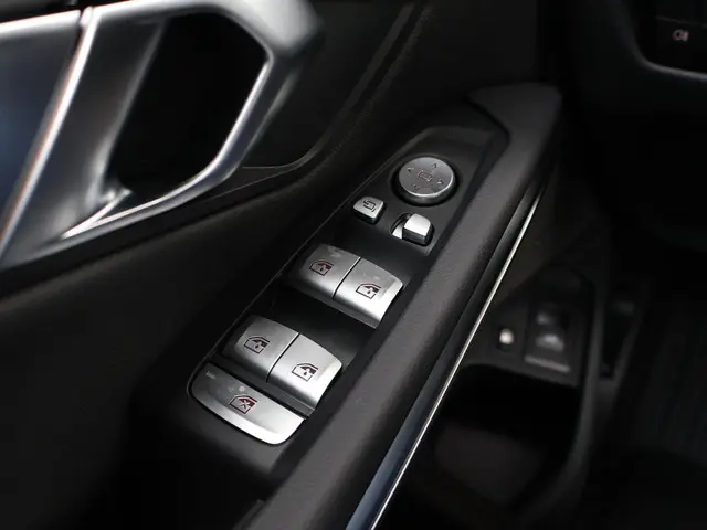 BMW 3 Serie Touring 330e 2025 Hybride Benzine 33