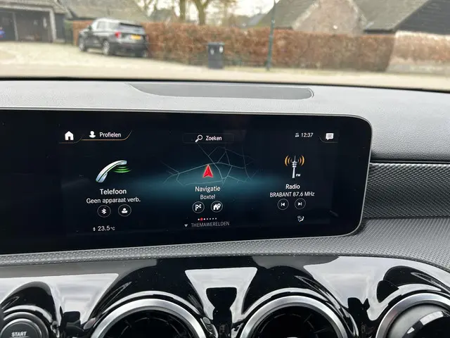 Mercedes-Benz A-Klasse 220 Premium 2019 Benzine 21