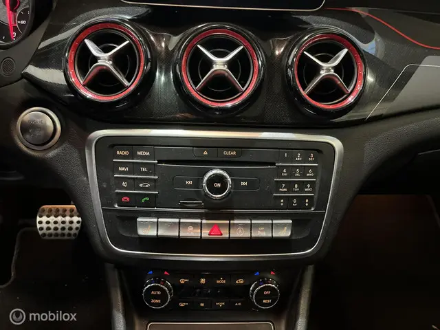 Mercedes-Benz CLA AMG 45 4MATIC 2017 Benzine 14