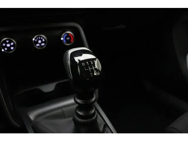 Citroën C3 1.2 Turbo 100PK Plus 2025 Benzine 18