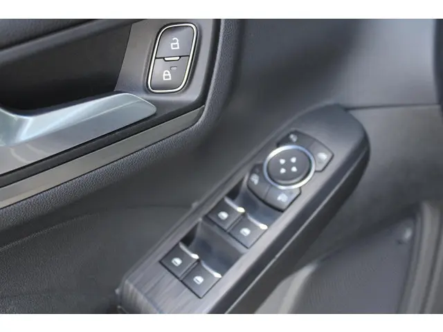 Ford Kuga 2.5 PHEV Titanium X 2022 Hybride Benzine 12
