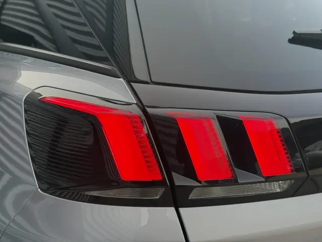 Peugeot 3008 1.2 PureTech Allure 2019 Benzine 34