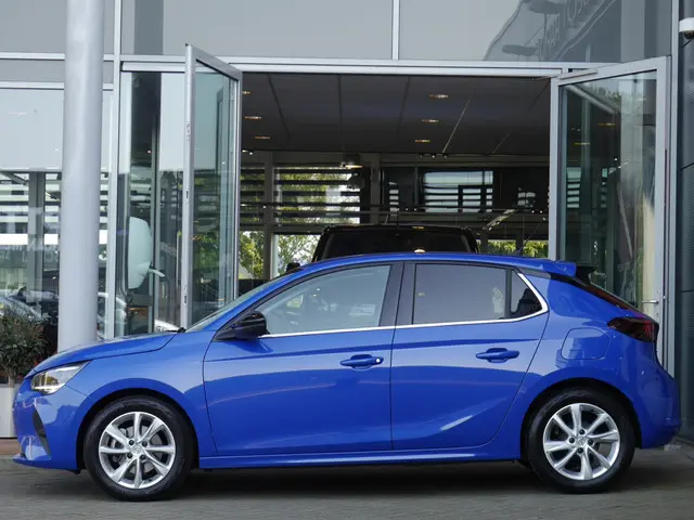 Opel Corsa 1.2 Level 3 2023 Benzine 4