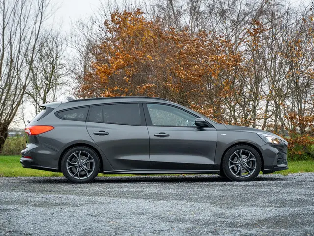 Ford Focus Wagon 1.0 EcoBoost ST Line 2019 Benzine 24