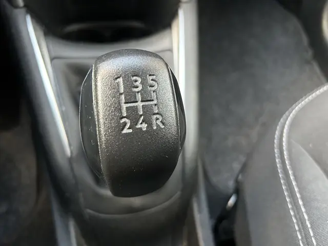 Peugeot 208 1.2 Airco en parkeerhulp 2018 Benzine 21