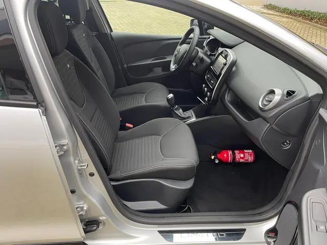 Renault Clio 0.9 TCe Limited 2018 Benzine 14