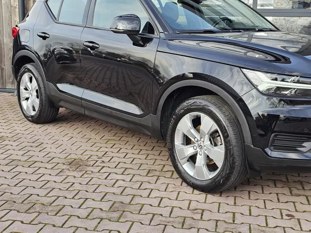 Volvo XC40 1.5 T3 Momentum 2018 Benzine 36