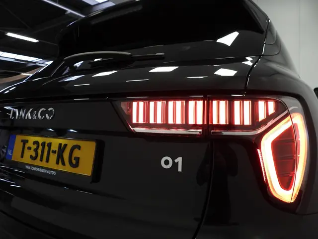 Lynk & Co 01 1.5 PHEV BlackLine 2023 Hybride Benzine 38