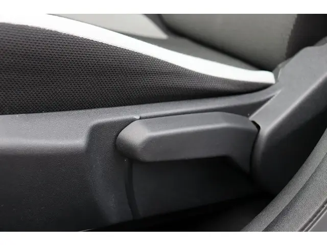 Toyota Aygo 1.0 VVT-i x-nav, 2018 Benzine 16