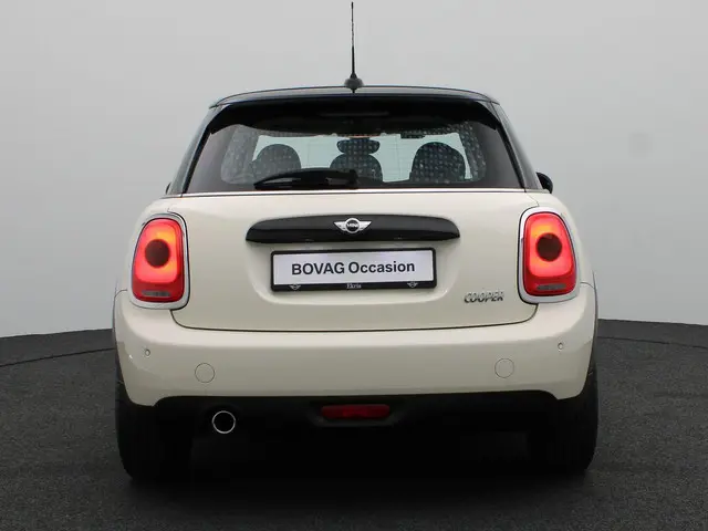 MINI 5-Deurs Cooper 2017 Benzine 5