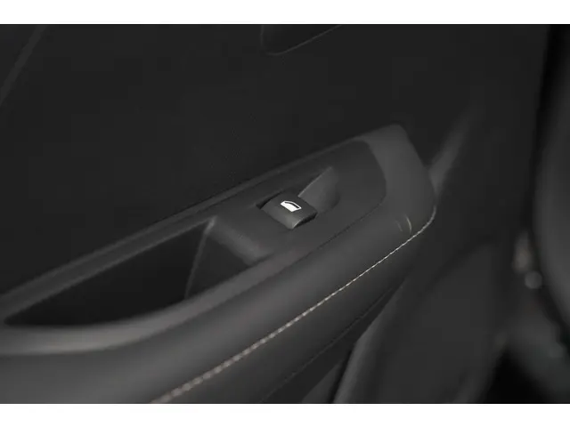 Peugeot 208 PureTech 100 Allure 2024 Benzine 23