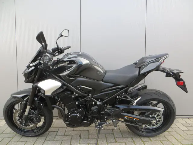 Kawasaki Z900 Performance 2025 Benzine 9