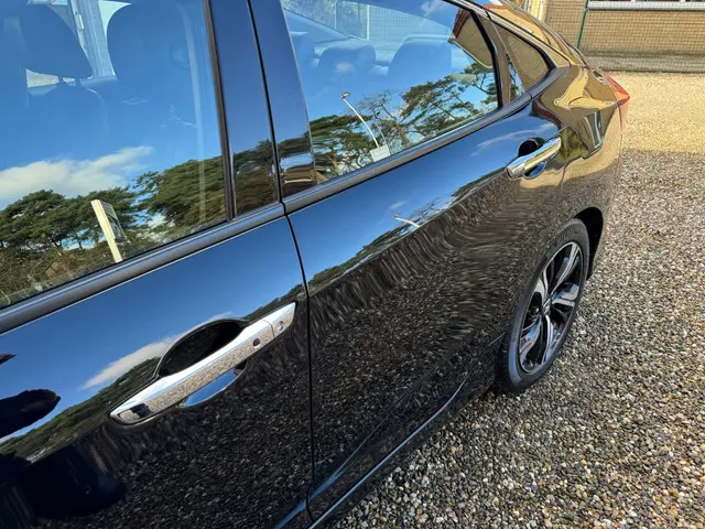 Honda Civic 1.5 i-VTEC Executive 2018 Benzine 9