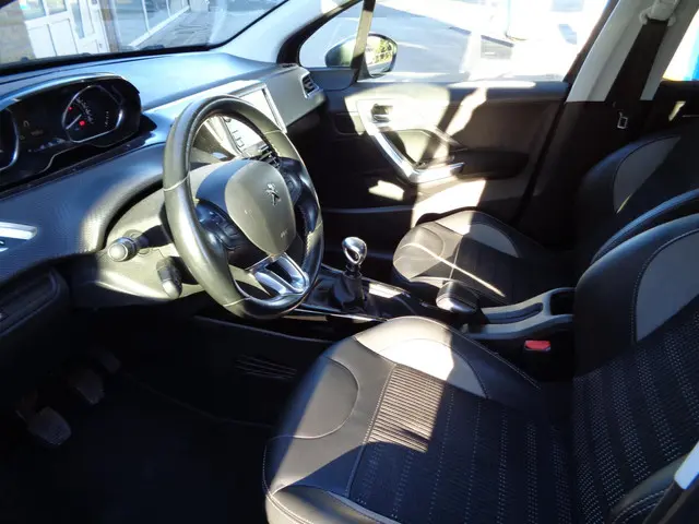 Peugeot 2008 1.2 PureTech GT-Line 2019 Benzine 5