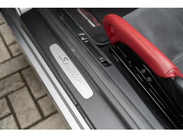 Porsche Boxster Spyder 3.8 2016 Benzine 22